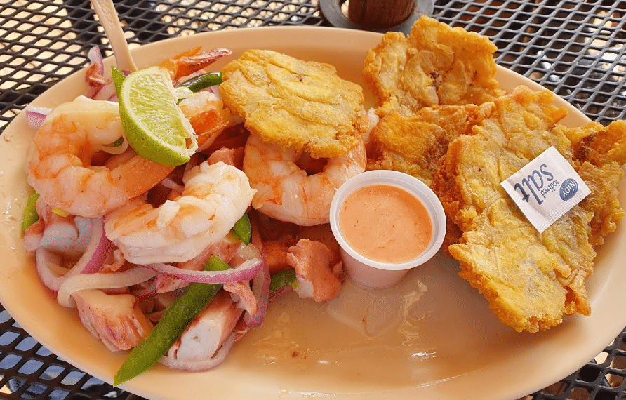 La Casita Amarilla Piñones - Island Dwellers PR
